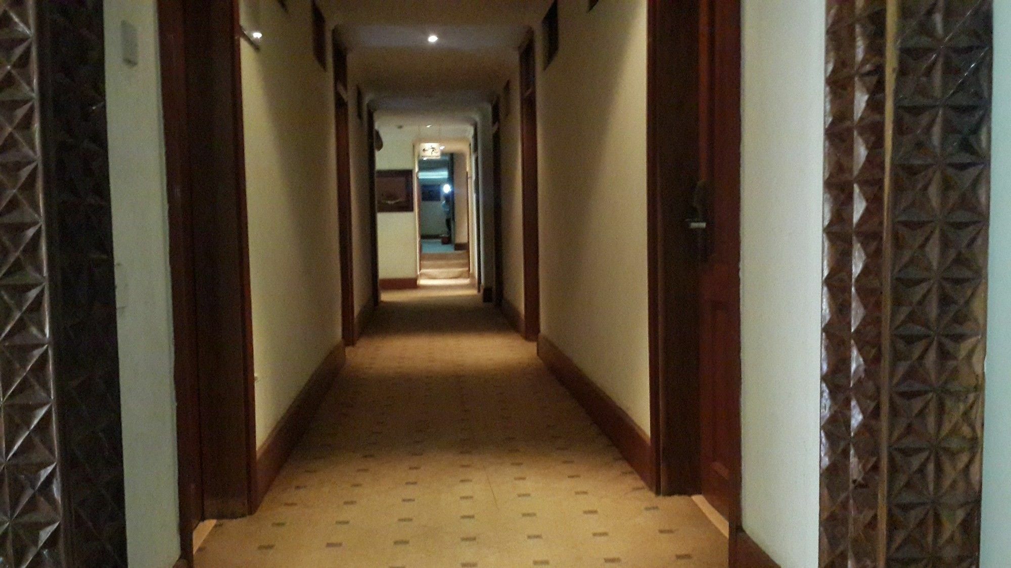 Impala Hotel Аруша Экстерьер фото